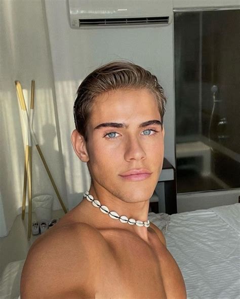 William Roepstorff / Lorenzo Blue .